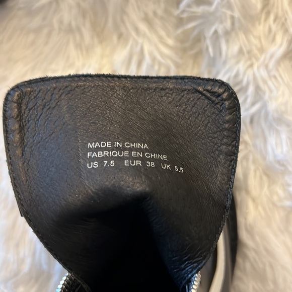 Shelley's of London for Free People. Patent leather mod, retro, boho. 70's vibe. - Picture 7 of 7